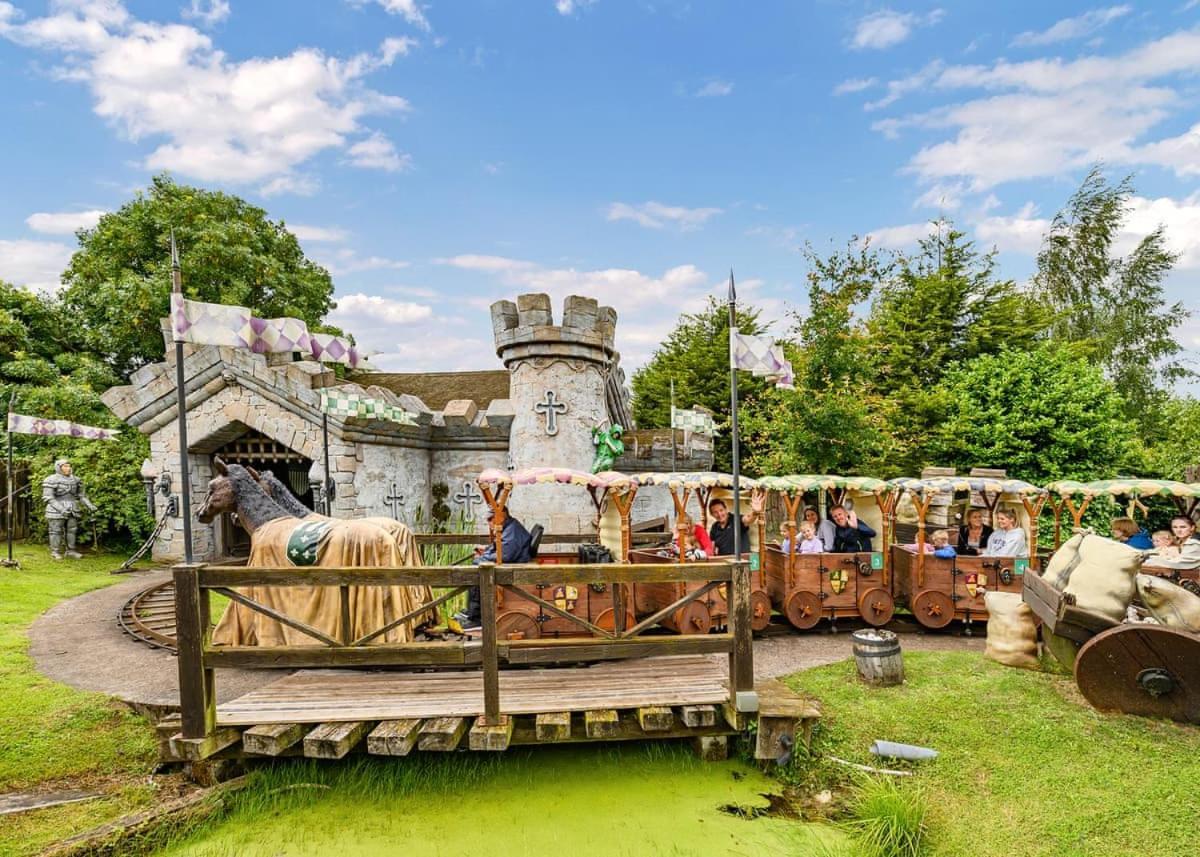Wild Acre Village At Sundown Adventureland เร็ทฟอร์ด ภายนอก รูปภาพ